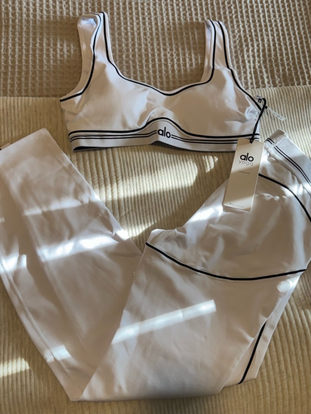 ALO Yoga White Sports Bra & High-Waist Leggings with Black Piping